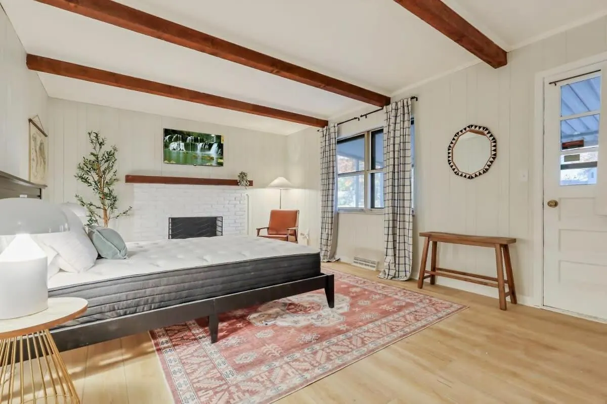 Gahanna Farmhouse - 4 Bed 2 Bath - Intel 콜럼버스