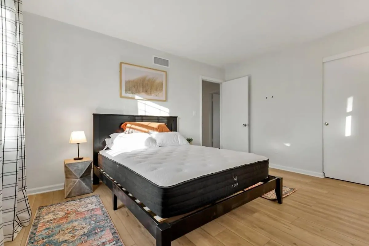 Gahanna Farmhouse - 4 Bed 2 Bath - Intel 콜럼버스