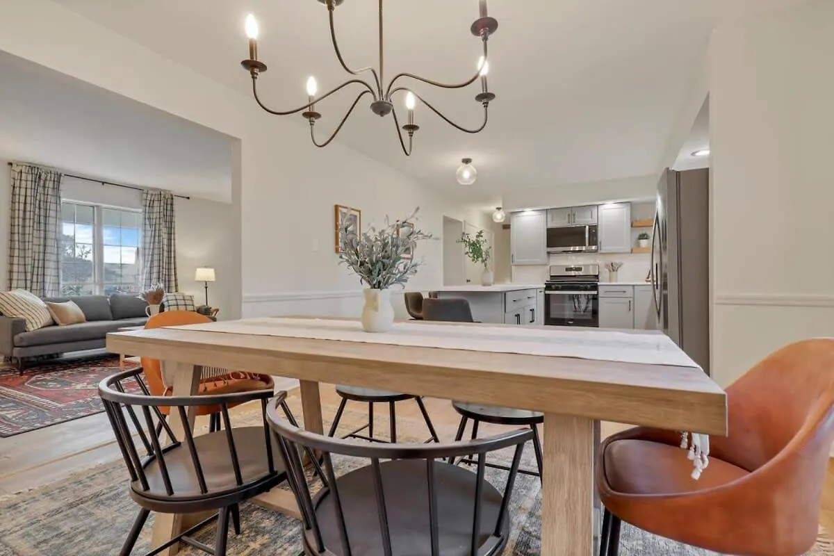 펜션 Gahanna Farmhouse - 4 Bed 2 Bath - Intel 콜럼버스